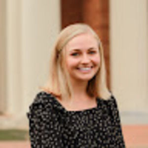 Meet your Posher, Laura